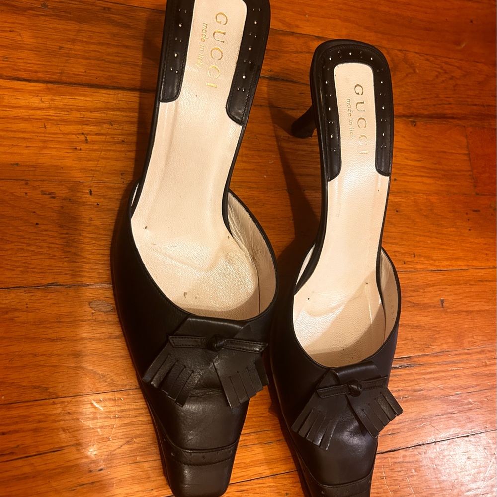 GUCCI size 9M black dress shoes!  Really cute!  2.5”. Heel.
